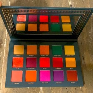 Ace Beaute Nostalgia Eyeshadow Palette - Gently Used